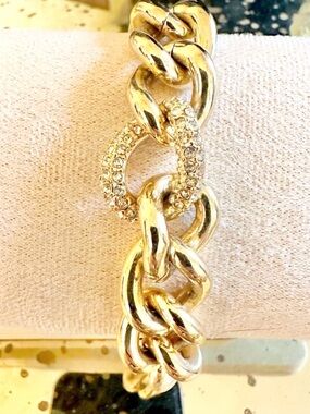 NEW VINTAGE VICTORIAS SECRET Gold & simulated diamond Bracelet